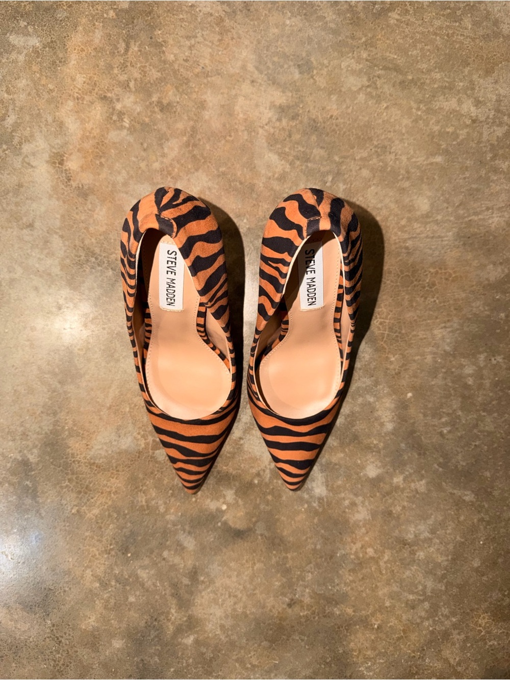 Steve Madden Tiger Print Stiletto Heels Pointed Toe Pumps Orange Black Size 6.5 - Picture 3 of 8